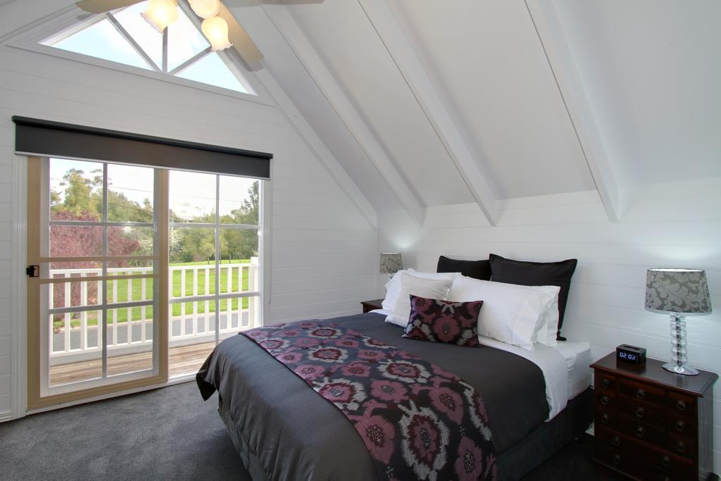 Creek Cottage Bed And Breakfast Traralgon Room photo