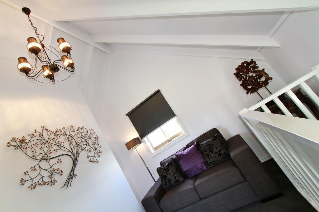 Creek Cottage Bed And Breakfast Traralgon Room photo