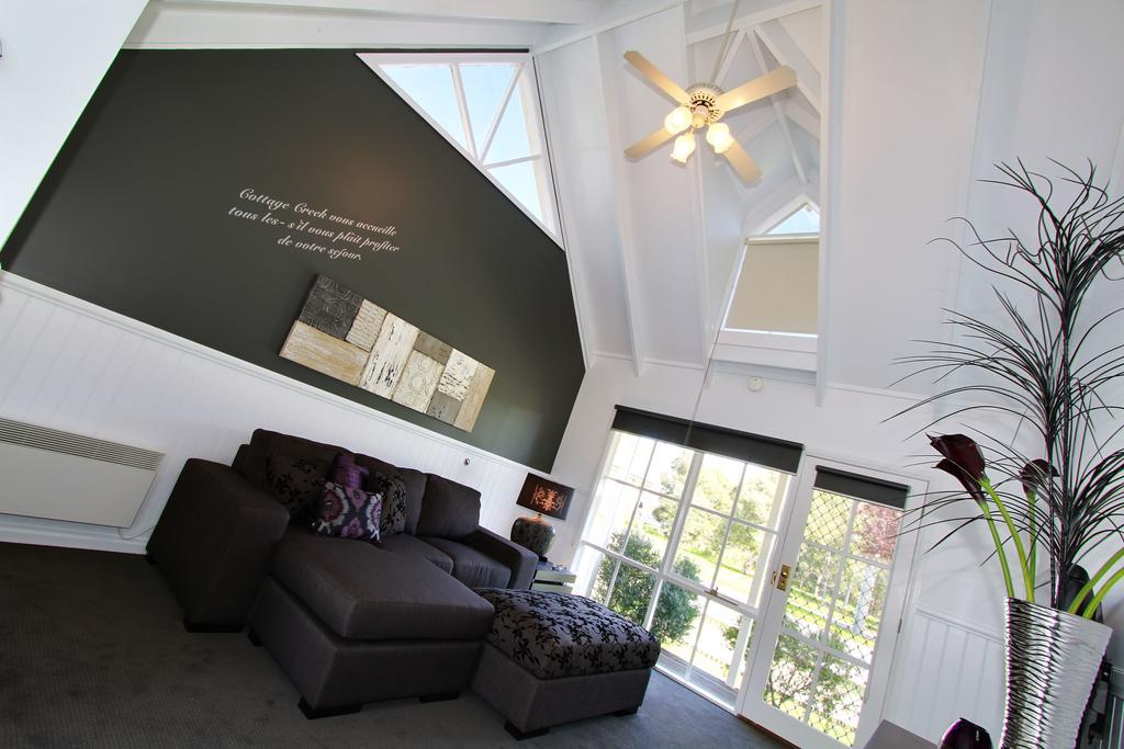 Creek Cottage Bed And Breakfast Traralgon Room photo