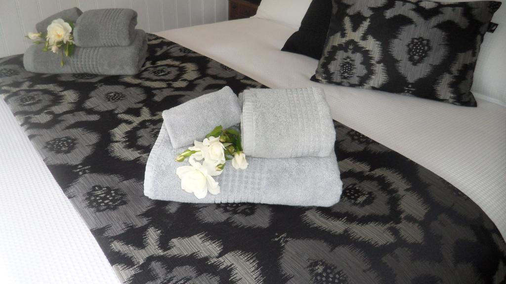 Creek Cottage Bed And Breakfast Traralgon Room photo
